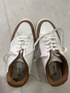Men's White & Brown Casual Sneakers