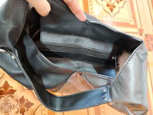 Chic Two-Tone Hobo Handbag