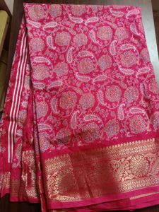 Elegant Pink Paisley Saree