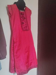 Vibrant Pink Kurta Set with Floral Embroidery