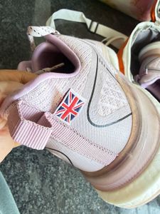 Absolutely NEW - Comes w/ a Soft Shoe Bag