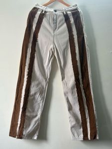 Trendy Wide-Leg Pants with Contrast Stripes
