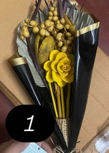 Beautiful Dried Flower Bouquet combo