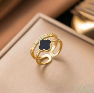 Elegant Clover Ring