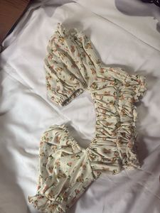 Floral Puff Sleeve Crop Top