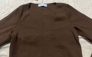 Chic Long Sleeve V-Neck Crop Top
