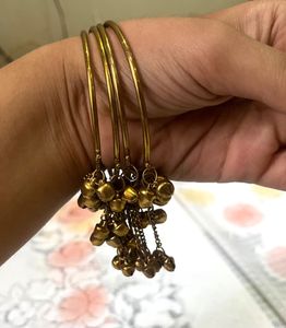 Summer Sale🔥 Golden Ghunguru Design Bangles