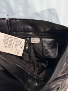 h&amp;m Black Faux Leather Ruffle Mini Skirt