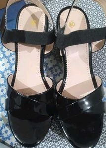 Stylish Black Heeled Sandals