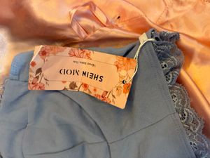 Cute Blue Lace Trim Crop Top