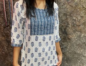 Elegant White & Blue Printed Kurta