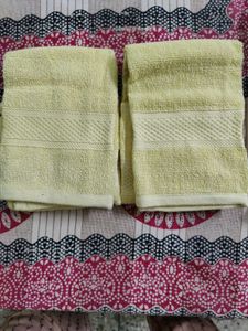Brand new 2 hand towels 40x60 cm