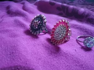 Earrings With Rings & Nail Paint