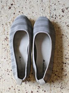 Comfortable Grey Knit Ballet Flats