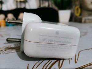 iPad/iPhone USB Power Adapter + Lightning cable