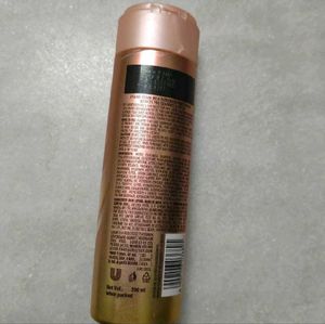 Lakme Peach Milk Sunscreen Moisturiser