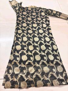 Elegant Black &amp; Gold Kurta