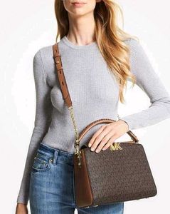 Micheal kors slingbags