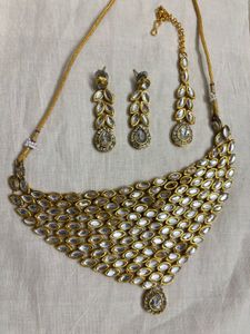 Elegant Kundan Necklace Set