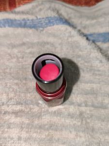 bold pink lipstick