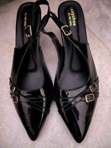 Chic Black Patent Slingback Heels