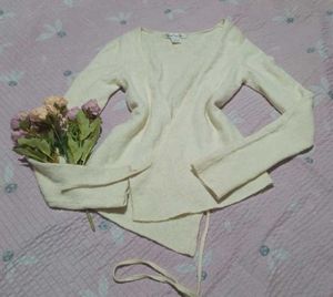 cotton blend tie-up tops and red muffler (2item)