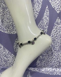 Stylish Silver &amp; Black Beaded Anklet