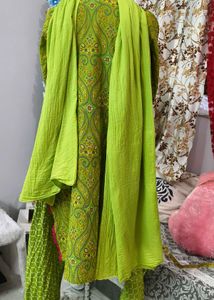 Vibrant Green Paisley Print Kurta Set