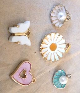 Pack of 5 (pendants only)/Dollars
