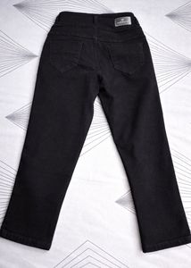 Black Denim Capri Jeans