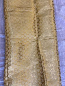 Unstitched Blouse (116cm Length 105 Breadth)