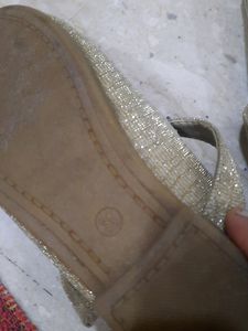 BRANDED  Golden bellies for girls from brand Venus steps 31 size can be seen in images