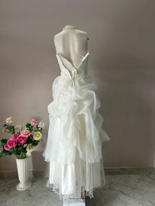Exquisite White Bridal Gown