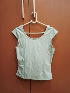 New with tag light gray top