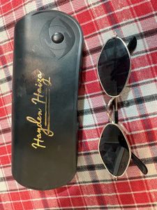 Hayden Haiza Sunglasses with Case
