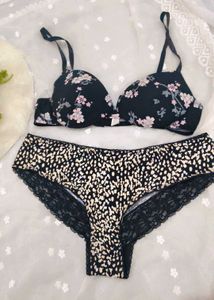 Black Floral Print Bra with brief 👍