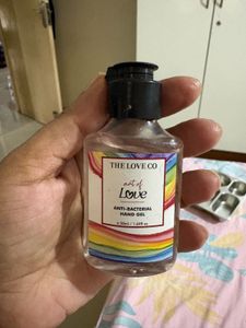 The Love hand gel