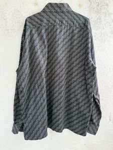Stylish Men's Patterned Button-Up Shirt