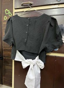 Chic Puff Sleeve Black Crop Top