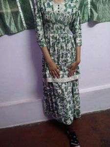 Stretchable Gown