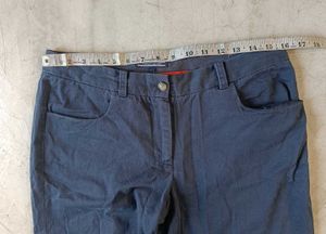 Brand is Tommy Hilfiger OG Classic Blue Straight L