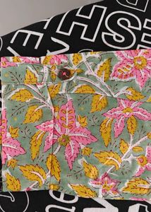 🌸 Shoppers Stop Floral Kurti –  New With Tag