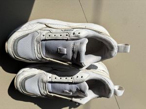 puma white sneaker