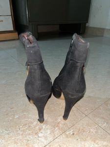 Chic Black Suede Ankle Boots