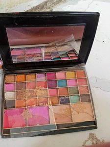 Eyeshadow Palette with Mirror