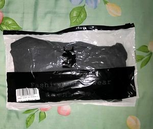 U-shaped vest with chest pad