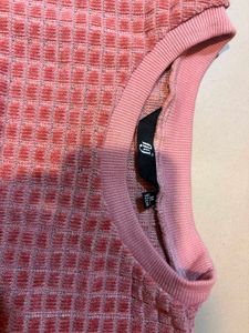 Chic Textured Pink Top