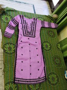 Elegant Lilac Embroidered Kurta