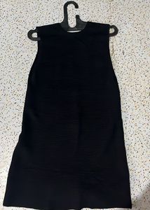 Sleeveless Black Knit Dress