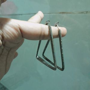 PARTY EARING GREY